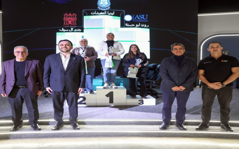 طالبة جامعة البترا تحقق المركز الثالث في بطولة زين للرياضات الإلكترونية 2025